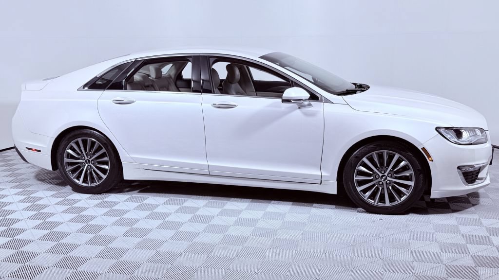 Used 2018 Lincoln MKZ Premiere AWD/4WD image 2