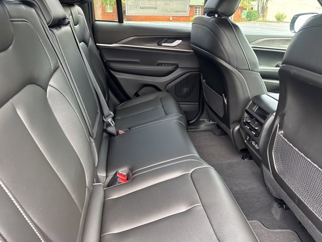 New 2025 Jeep Grand Cherokee Limited w/ Black Appearance Package image 11