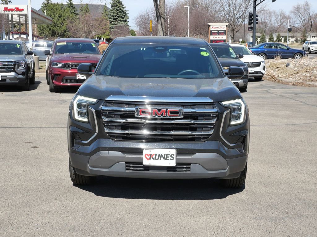 Used 2025 GMC Terrain Elevation image 2