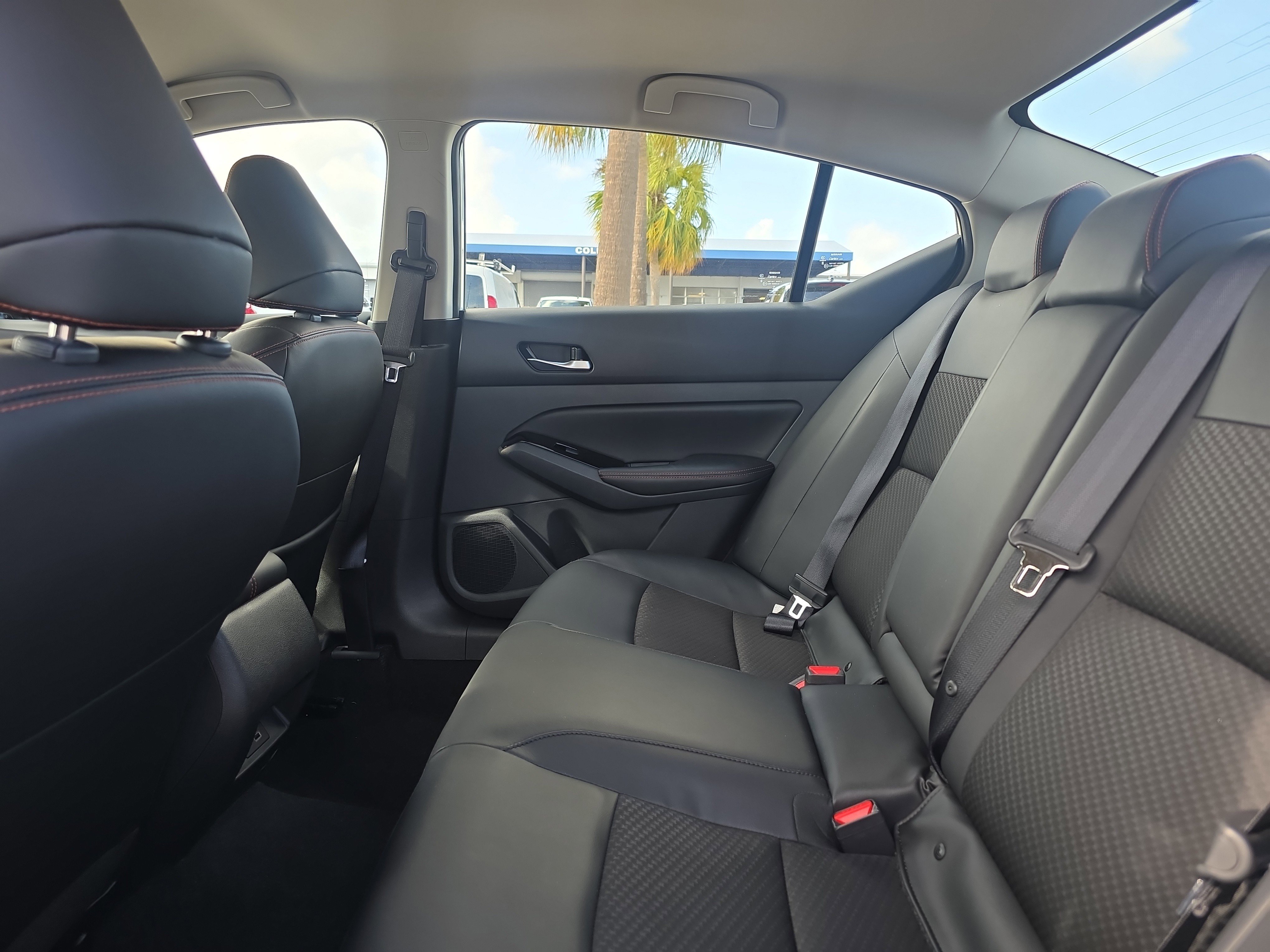 Used 2025 Nissan Altima 2.5 SR AWD/4WD image 17