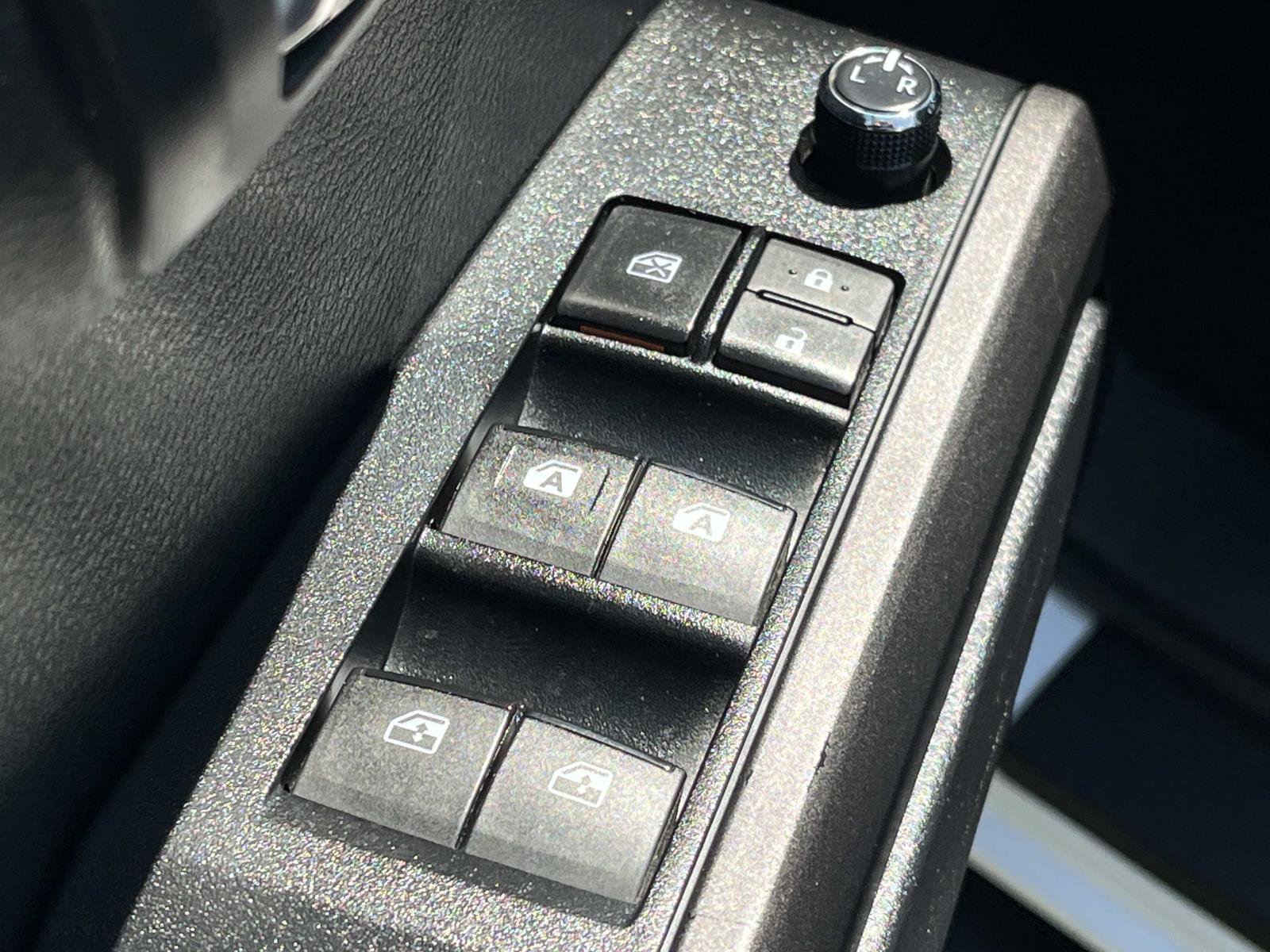 Used 2018 Toyota Tacoma TRD Off-Road AWD/4WD image 28