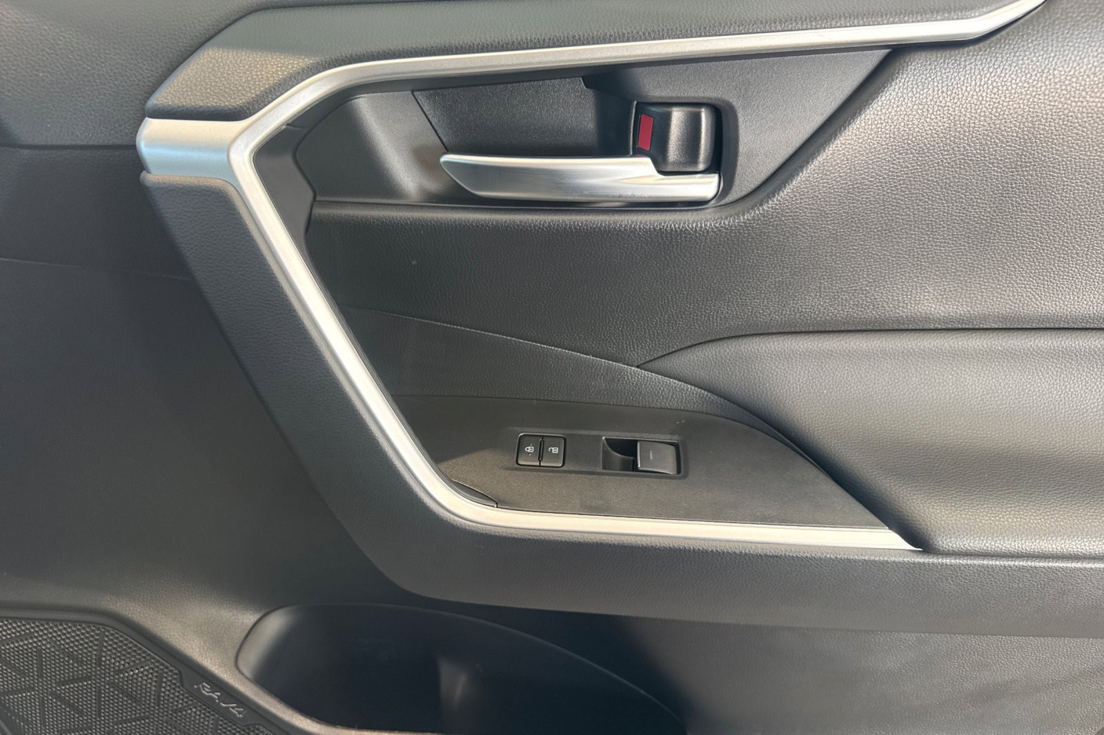 Certified 2025 Toyota RAV4 XLE image 24