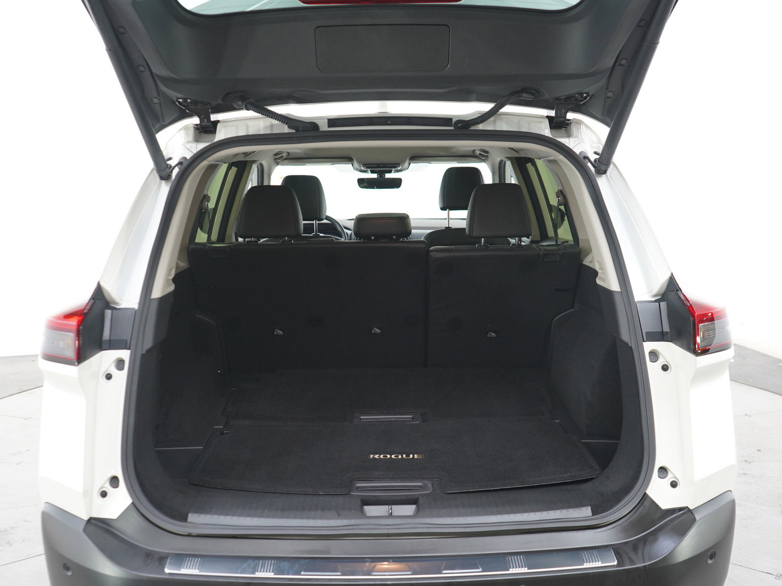 Used 2023 Nissan Rogue Platinum w/ Platinum Premium Package AWD/4WD image 15