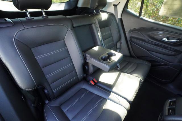 Used 2024 GMC Terrain Denali w/ Black Diamond Edition image 27