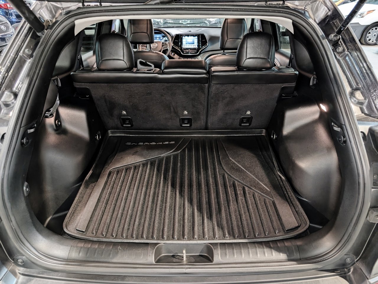 Used 2019 Jeep Cherokee Limited w/ Trailer Tow Group image 21