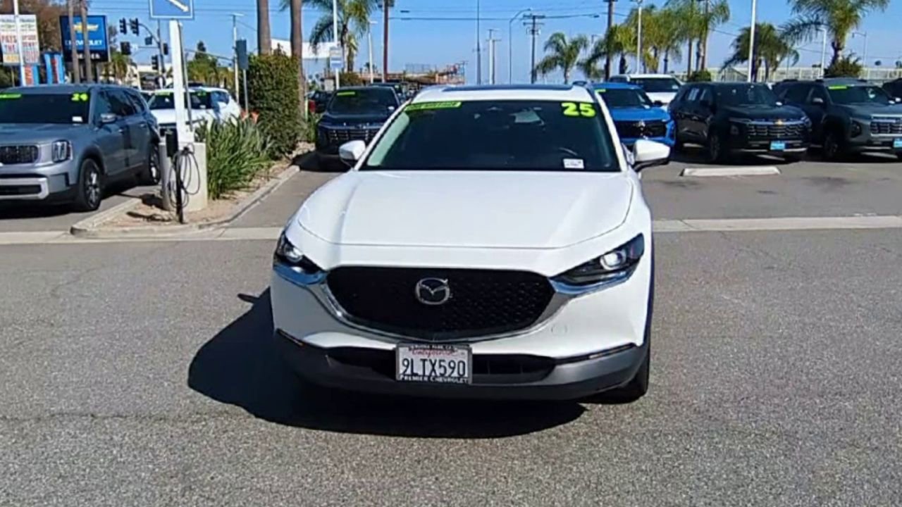 Used 2025 MAZDA CX-30 AWD 2.5 S w/ Preferred Package image 3