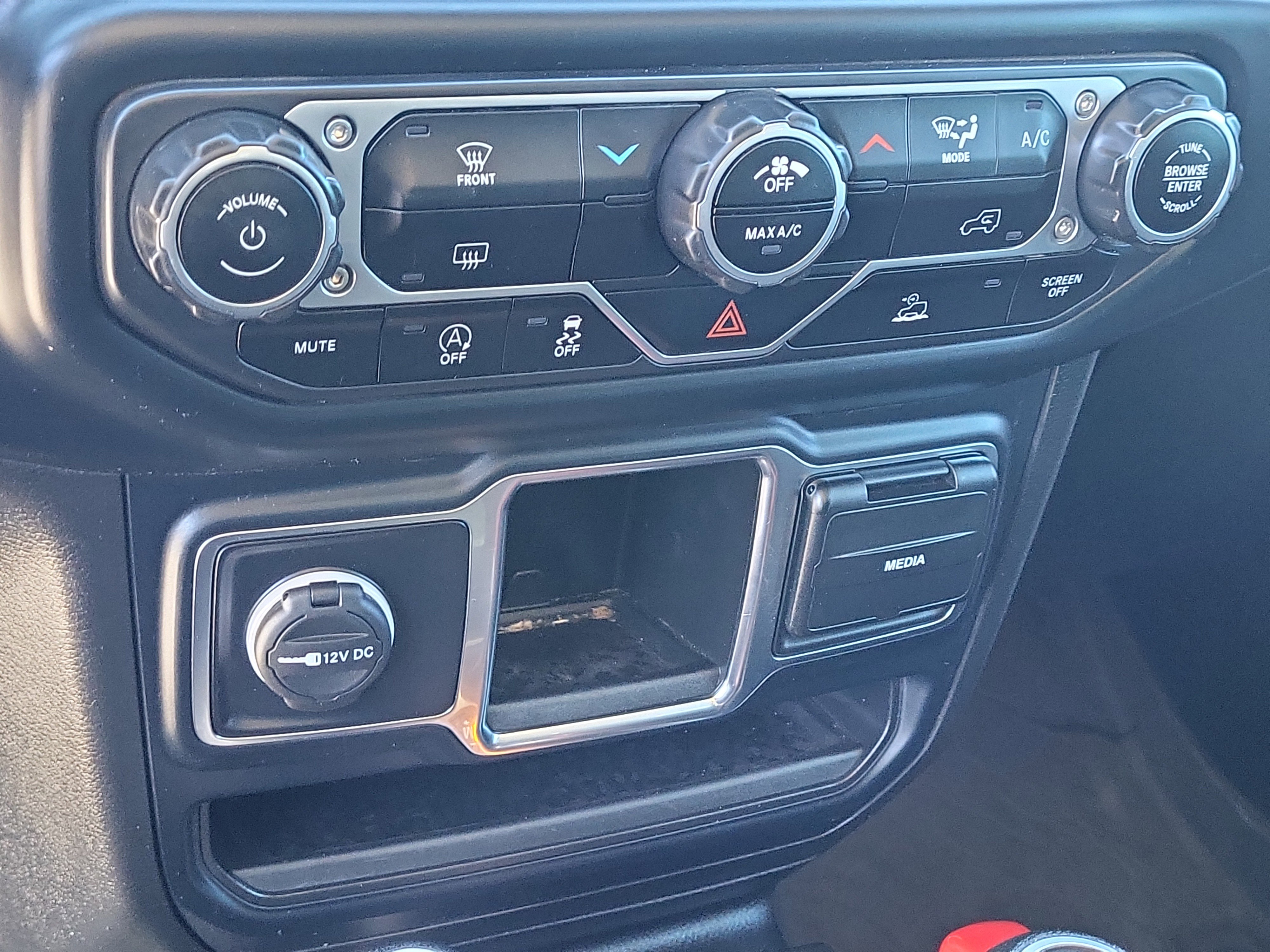 Used 2023 Jeep Gladiator Sport image 15