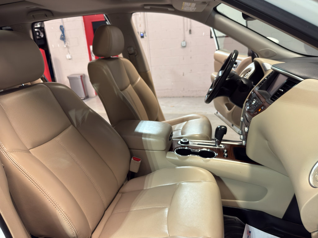 Used 2017 Nissan Pathfinder Platinum AWD/4WD image 21