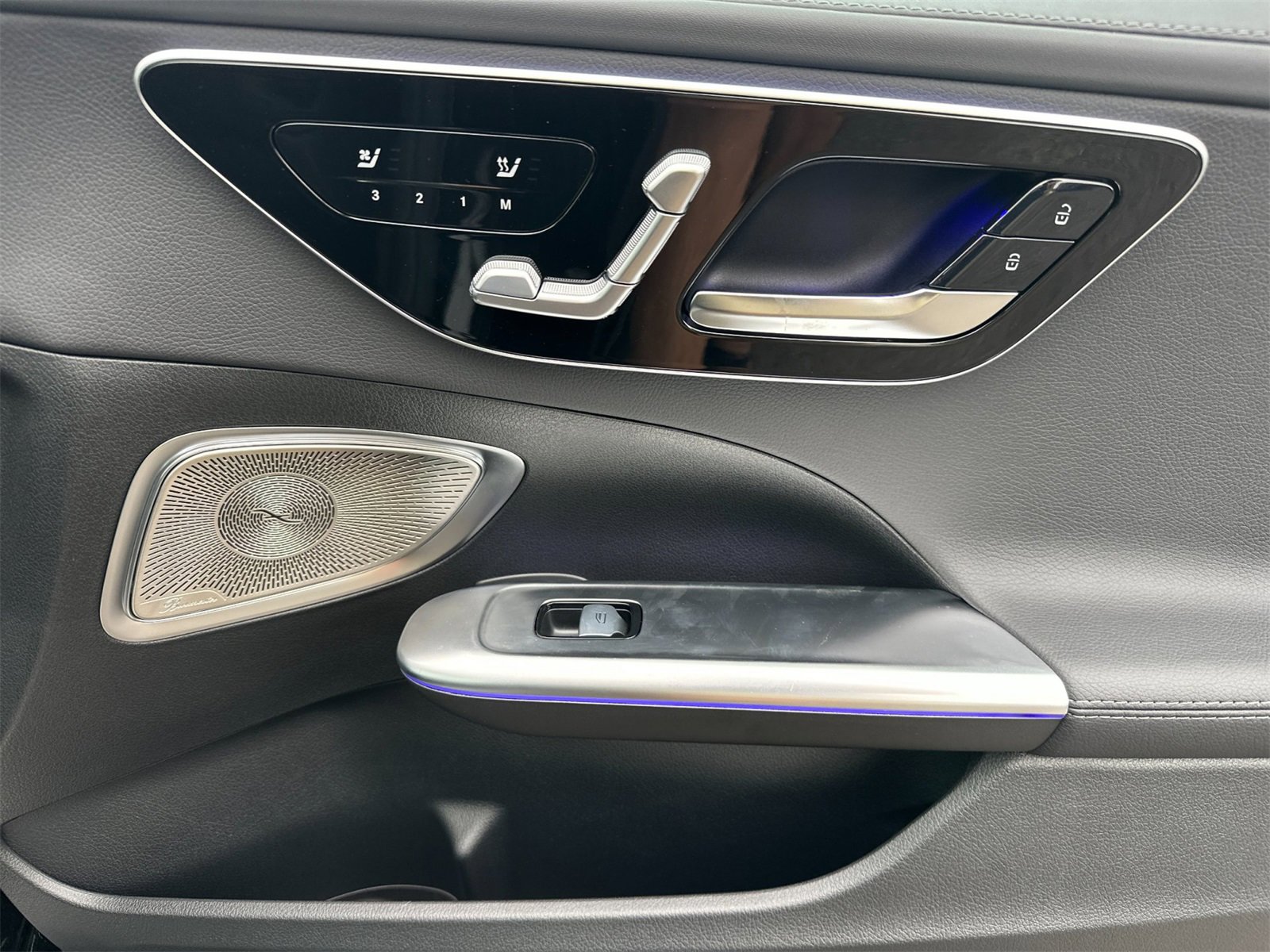 New 2025 Mercedes-Benz C 300 4MATIC Sedan image 18