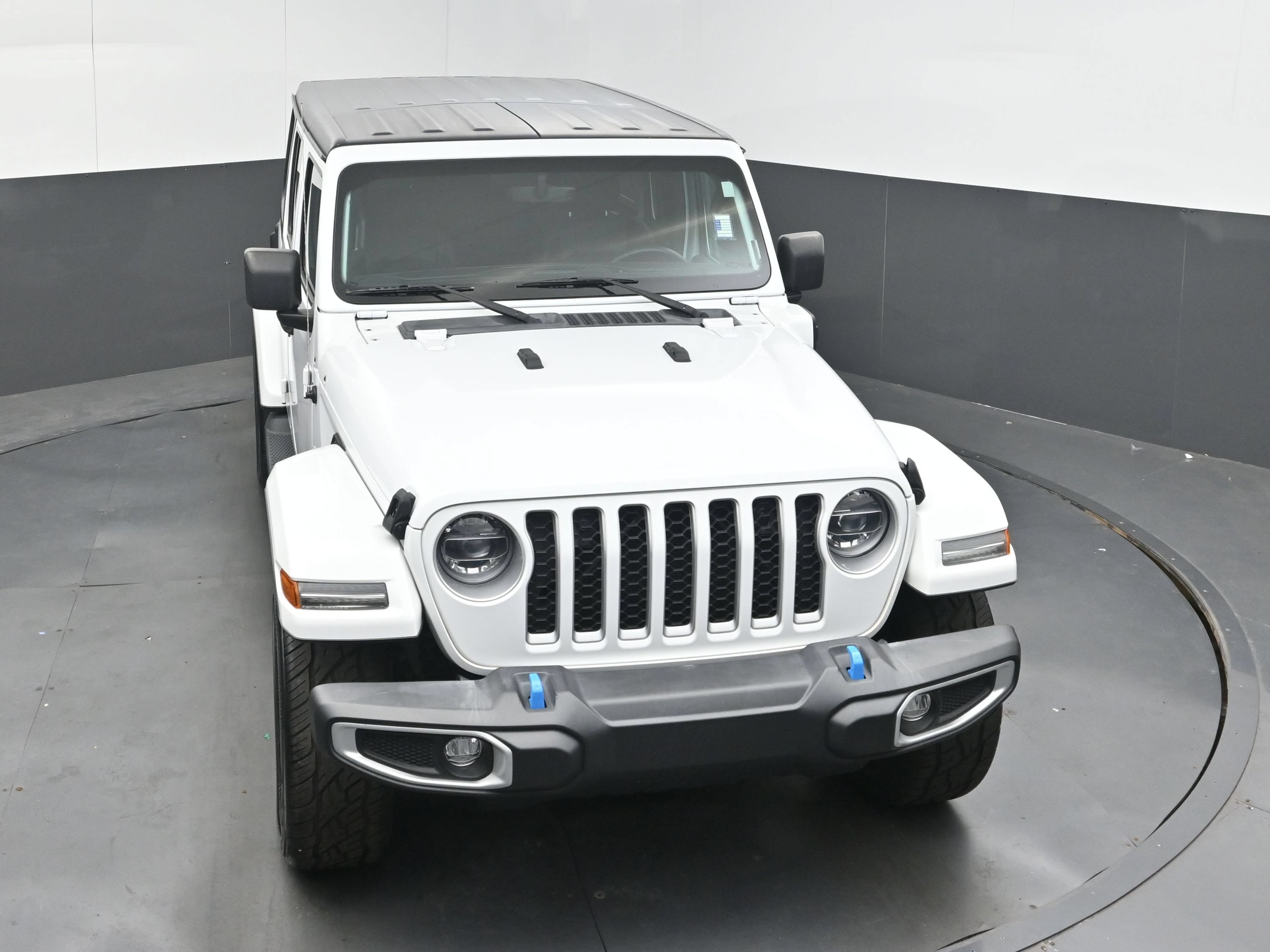 Used 2022 Jeep Wrangler Unlimited Sahara AWD/4WD image 33