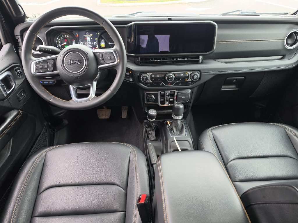 Used 2024 Jeep Wrangler Unlimited Sahara AWD/4WD image 12
