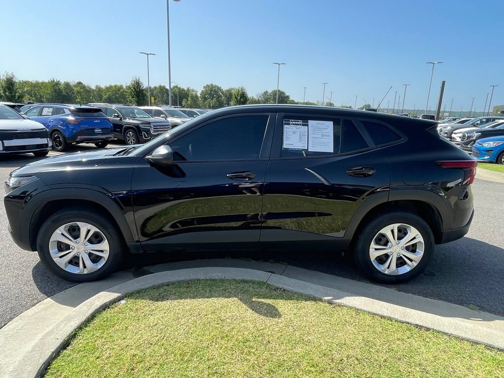 Used 2024 Chevrolet Trax LS FWD image 4