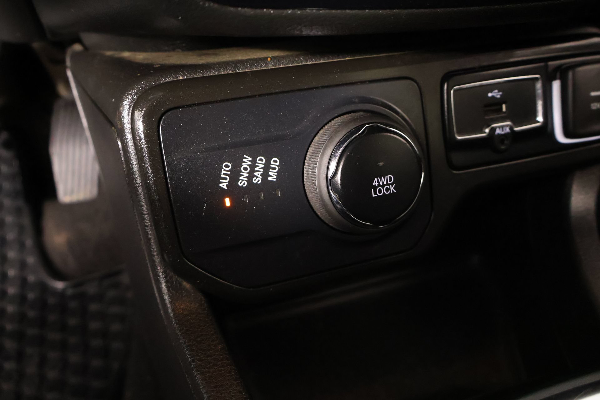 Used 2023 Jeep Renegade Latitude AWD/4WD image 9