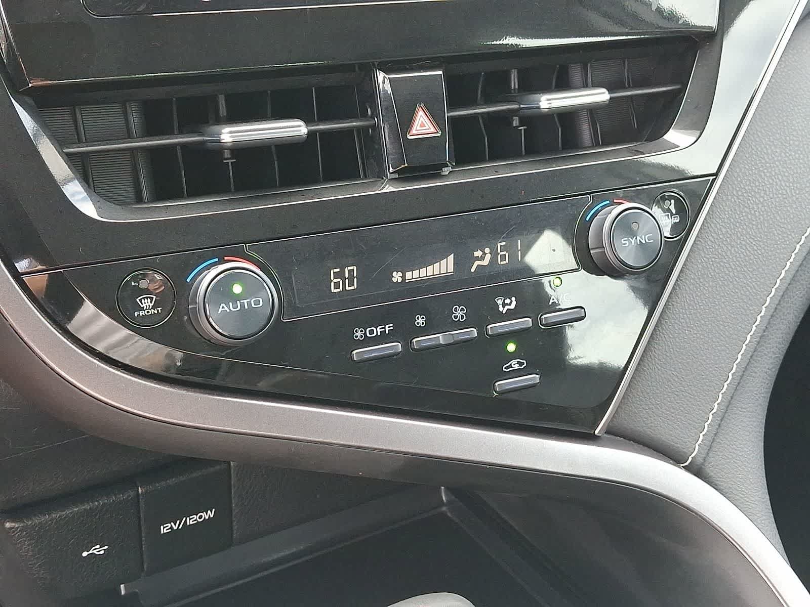 Used 2023 Toyota Camry SE FWD image 17