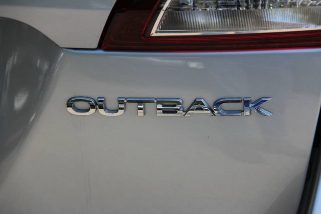 Used 2018 Subaru Outback 2.5i Limited AWD/4WD image 10