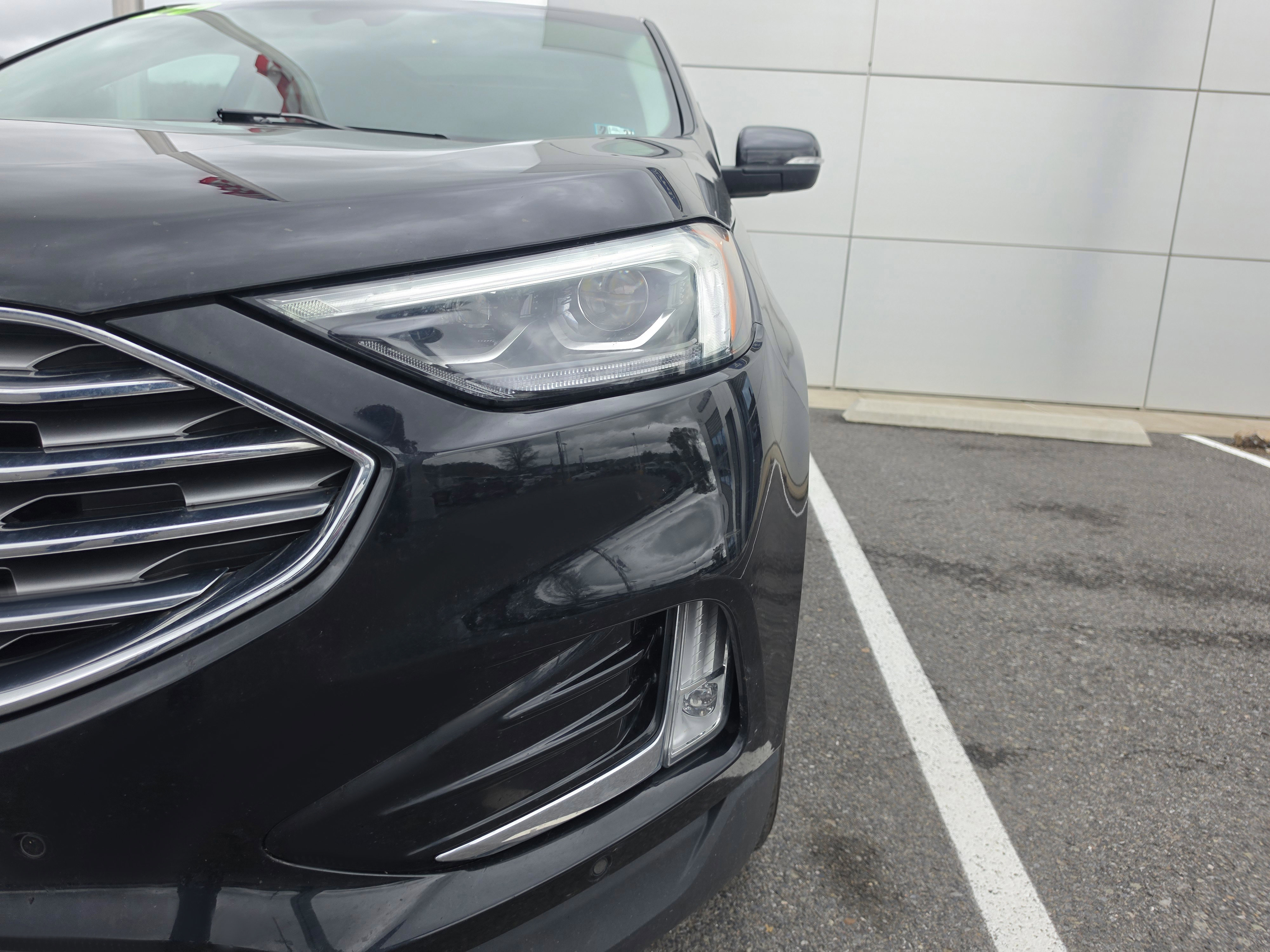 Used 2020 Ford Edge Titanium w/ Equipment Group 301A AWD/4WD image 9