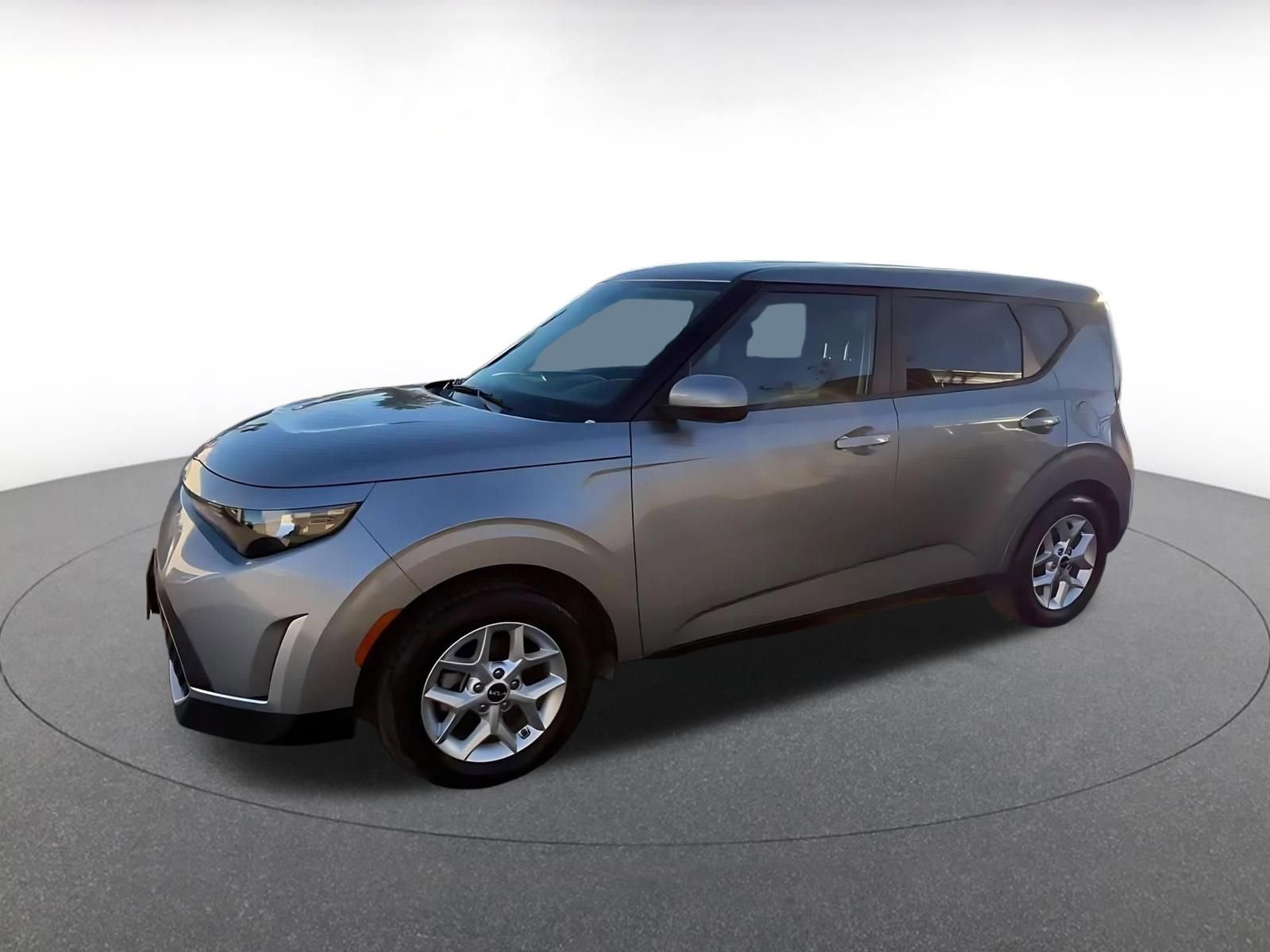 Used 2025 Kia Soul LX w/ LX Technology Package image 8