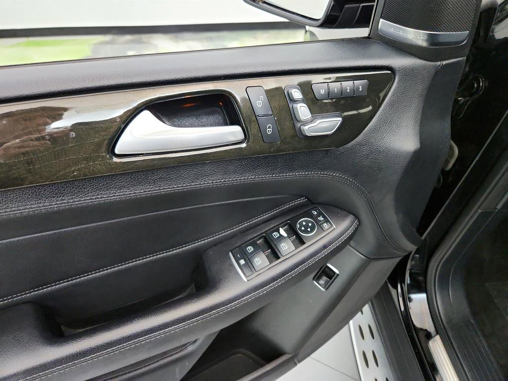 Used 2016 Mercedes-Benz GLE 400 4MATIC w/ Parking Assist Package image 22