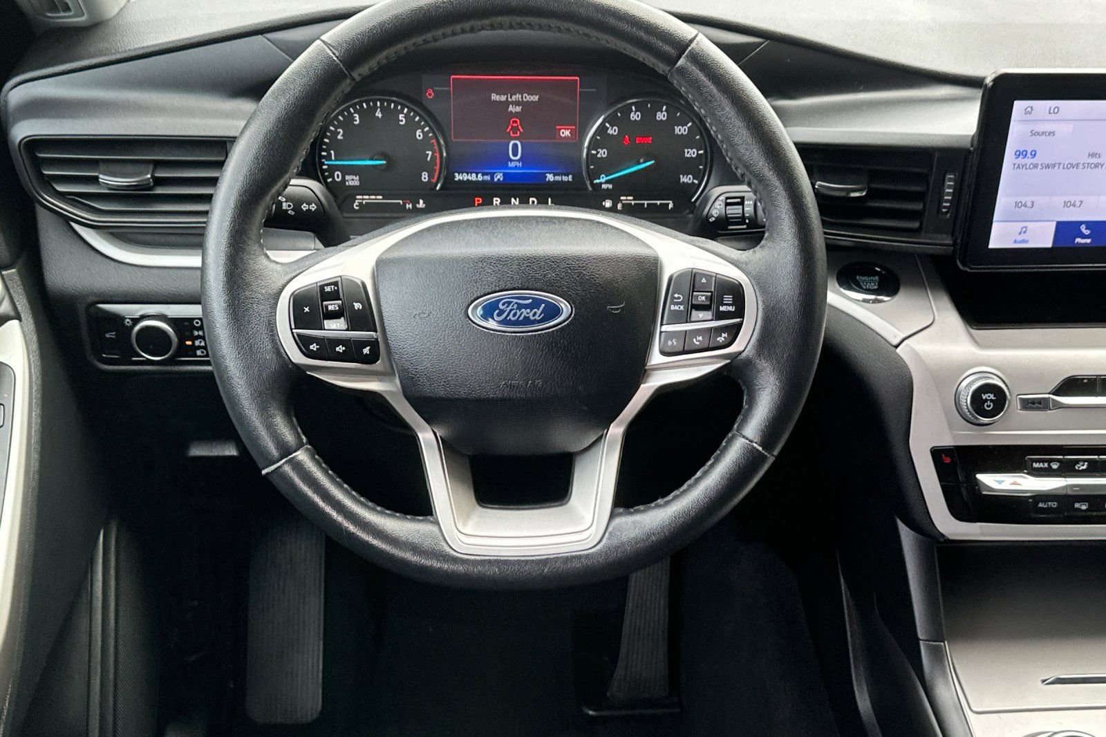 Used 2024 Ford Explorer XLT RWD image 14