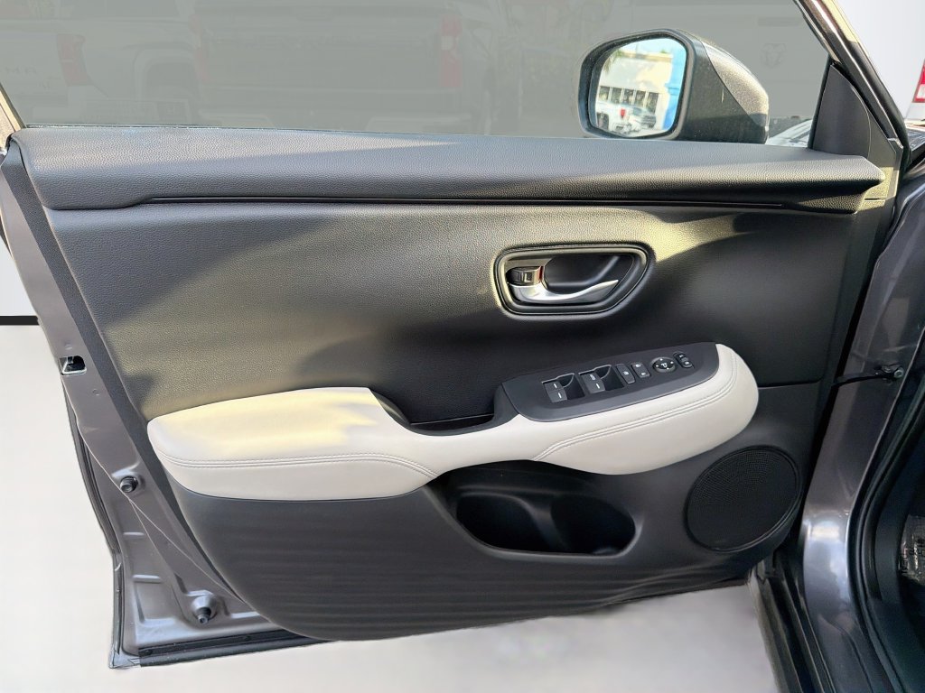 Certified 2025 Honda HR-V LX image 19