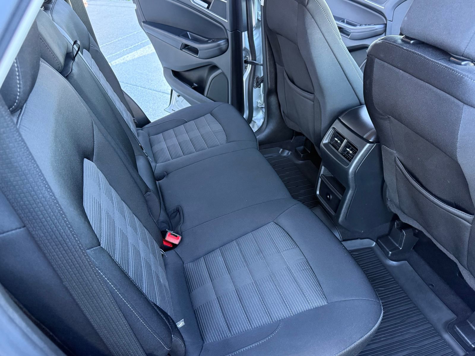 Used 2023 Ford Edge SEL w/ Cold Weather Package AWD/4WD image 31