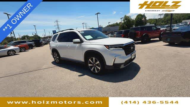 Used 2025 Honda Pilot Touring image 2