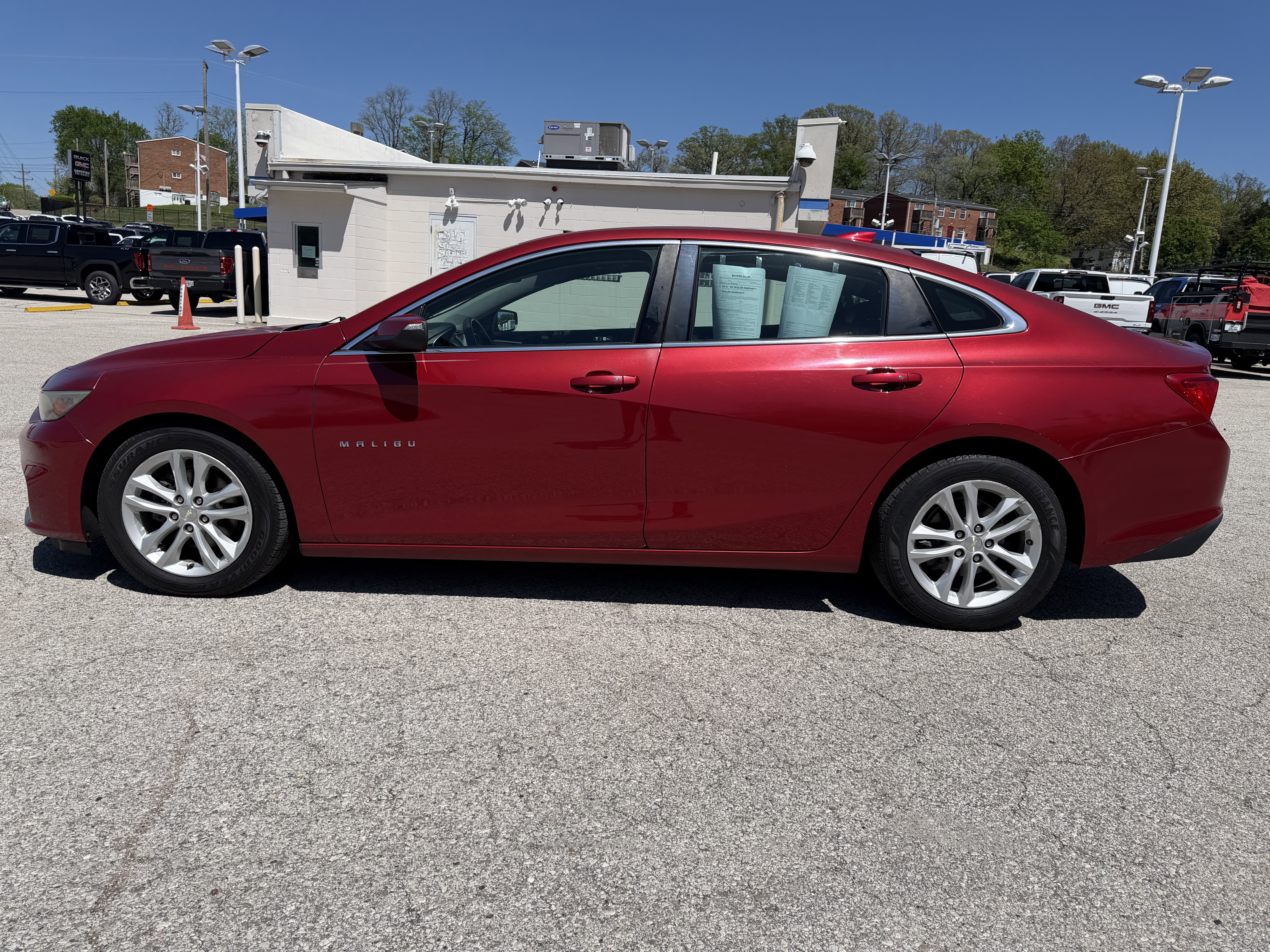 Used 2016 Chevrolet Malibu LT w/ Leather Package FWD image 4