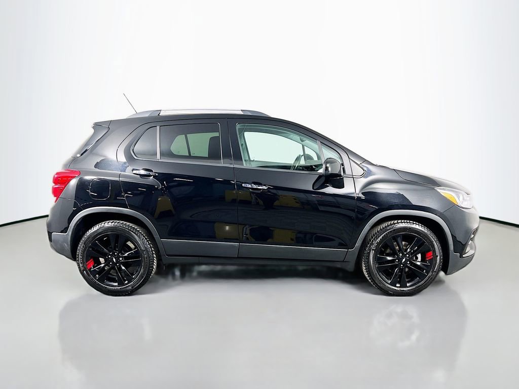 Used 2019 Chevrolet Trax LT w/ Redline Edition image 4