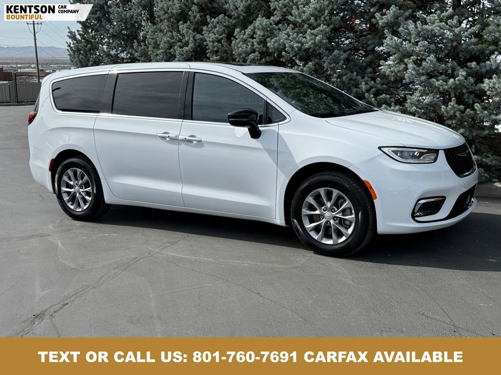 Used 2026 Chrysler Pacifica Limited AWD/4WD image 11