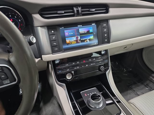 Used 2016 Jaguar XF Prestige AWD/4WD image 20