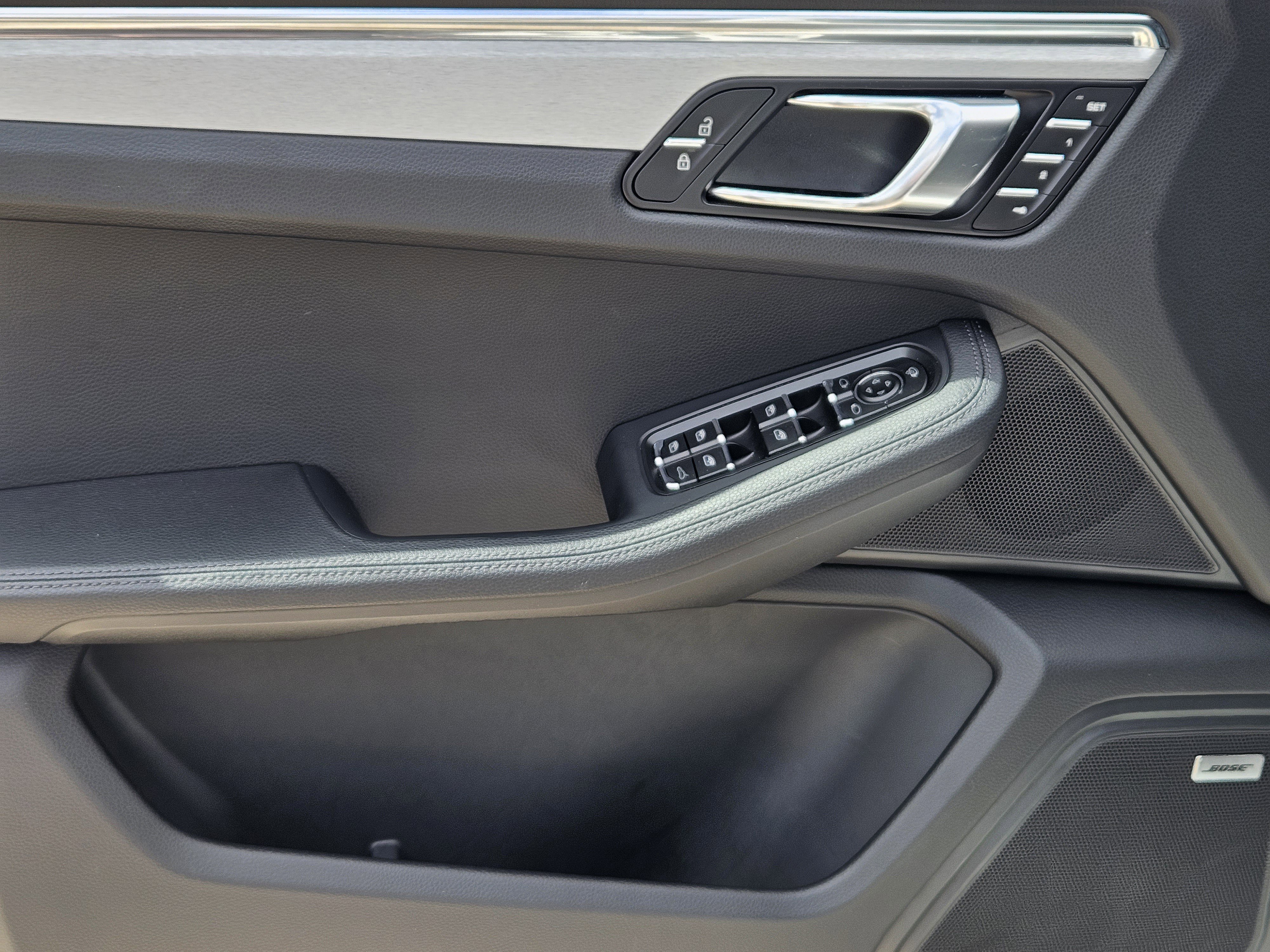 Certified 2026 Porsche Macan AWD/4WD image 22
