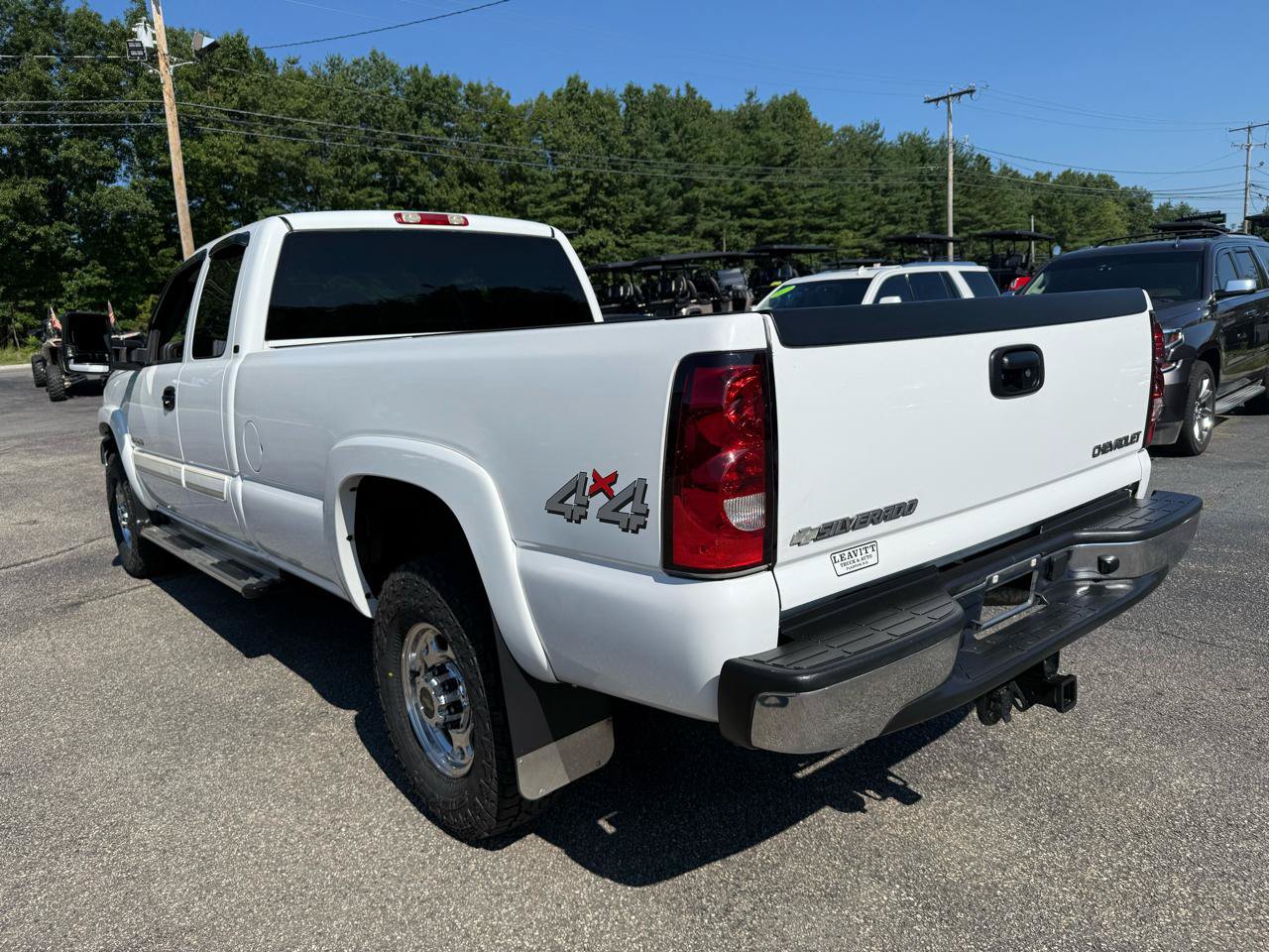 Used 2004 Chevrolet Silverado 2500 LS w/ Skid Plate Package AWD/4WD image 12