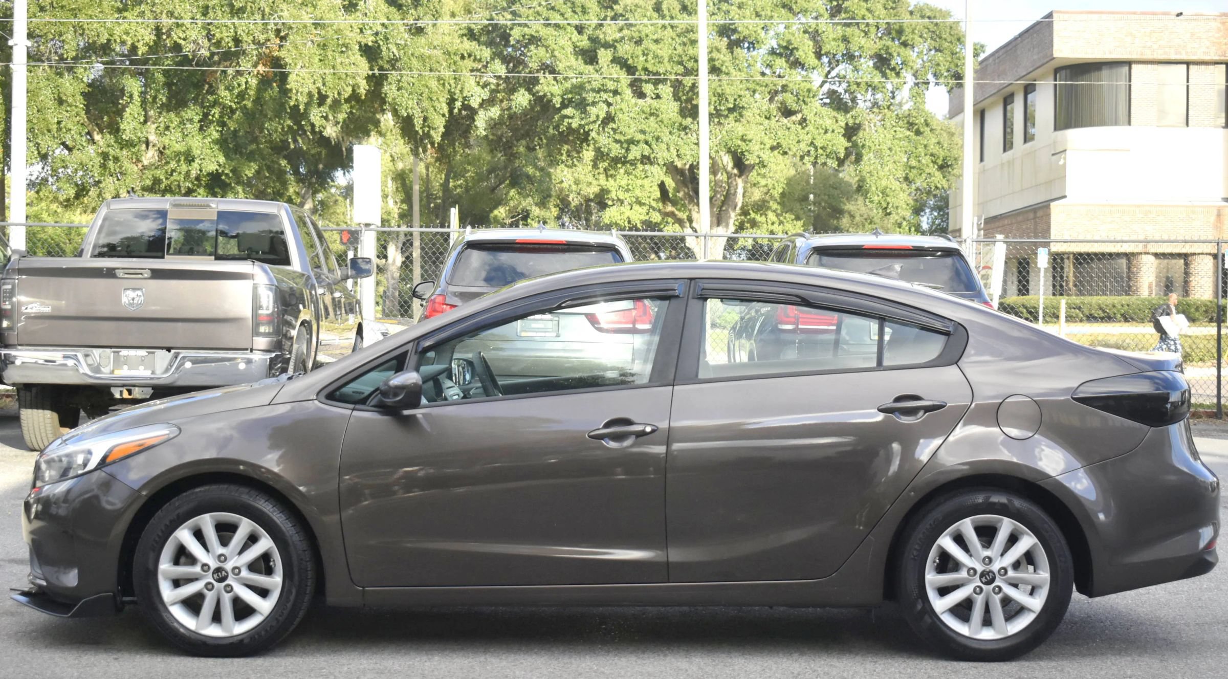 Used 2017 Kia Forte LX w/ LX Popular Package FWD image 6