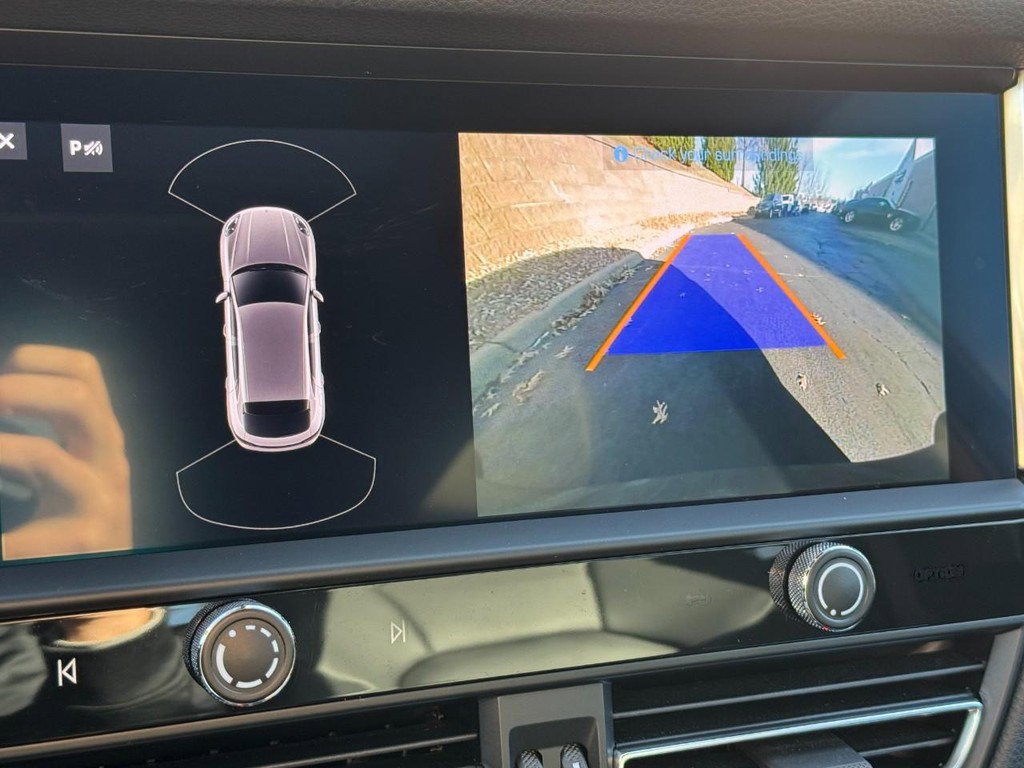 Used 2023 Porsche Macan S image 22