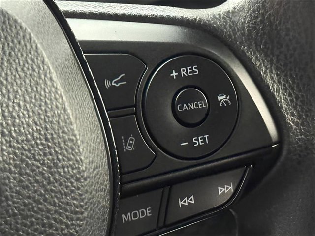 Used 2020 Toyota RAV4 XLE image 13