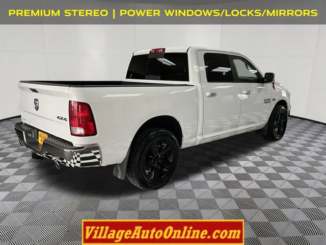 Used 2017 RAM 1500 Classic SLT w/ SLT Plus D￩cor Group image 4