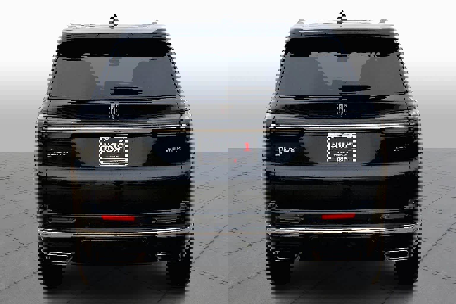 Certified 2025 Buick Enclave Avenir image 4