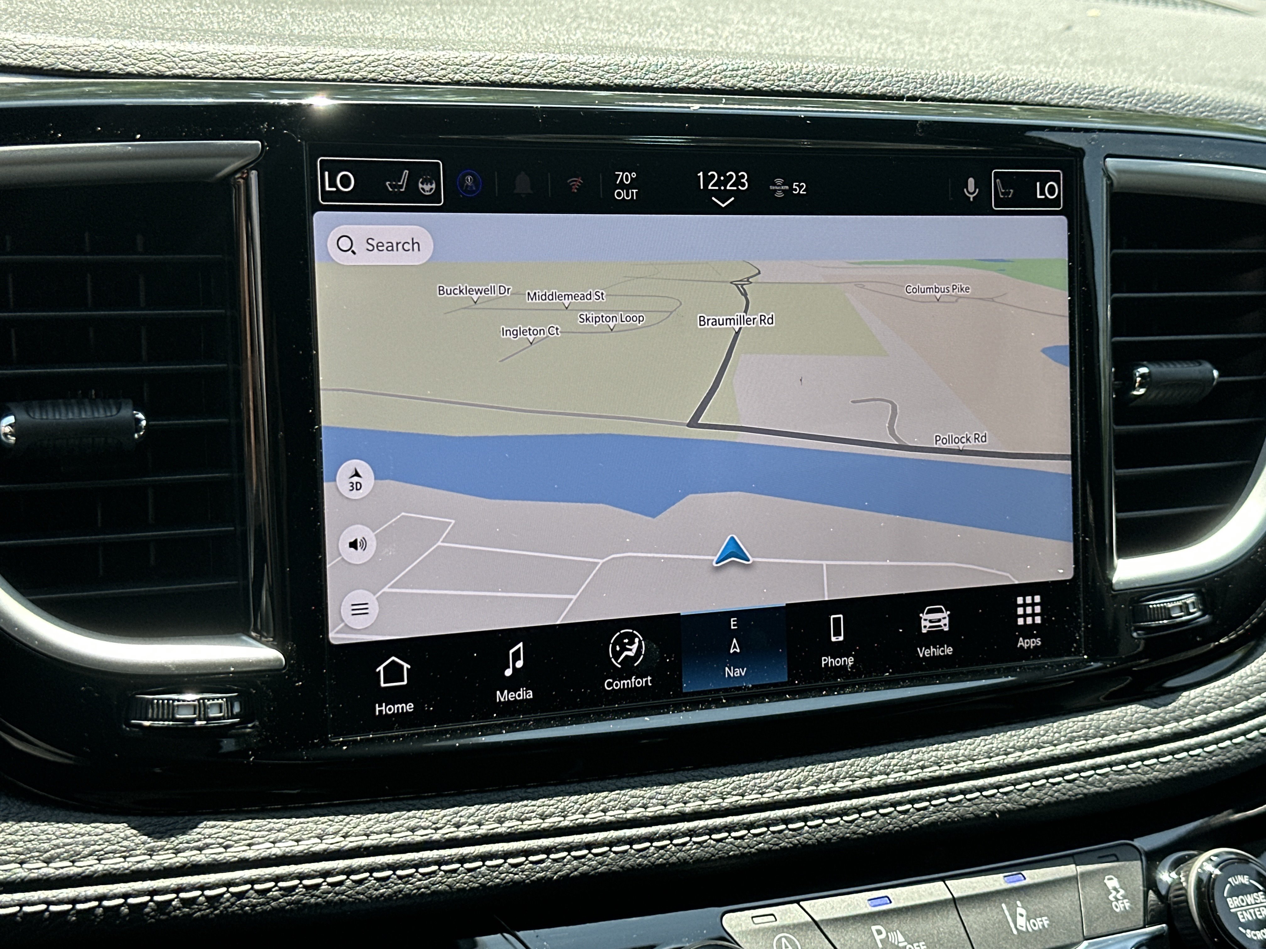New 2027 Chrysler Pacifica Limited FWD image 8