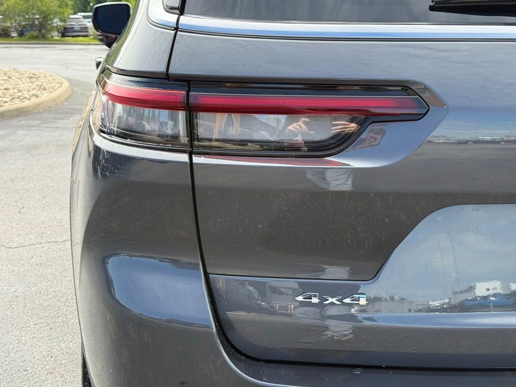 Certified 2023 Jeep Grand Cherokee L Laredo w/ Luxury Tech Group I AWD/4WD image 6