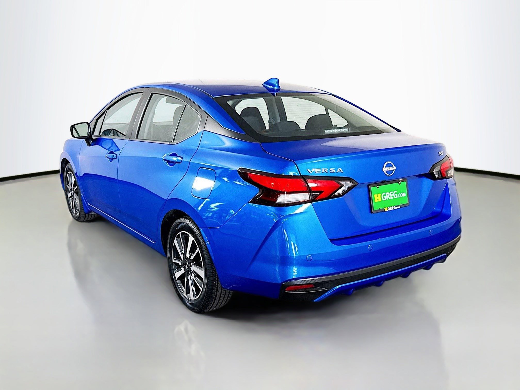 Used 2024 Nissan Versa SV w/ Trunk Package image 7