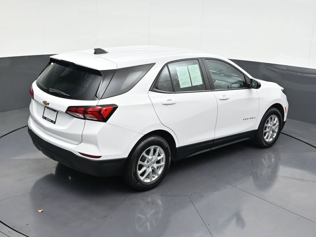 Used 2022 Chevrolet Equinox LS image 23