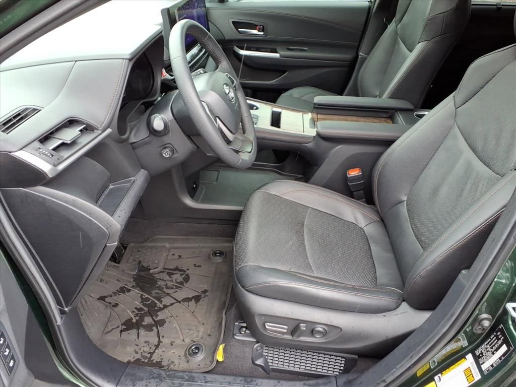 Certified 2025 Toyota Sienna Platinum image 9