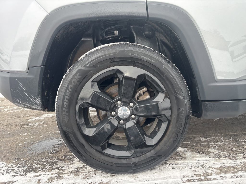 Certified 2021 Jeep Compass Latitude image 31