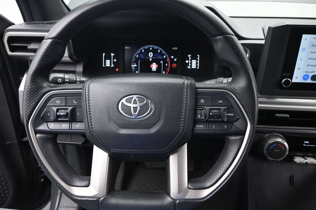 Used 2025 Toyota 4Runner SR5 AWD/4WD image 19