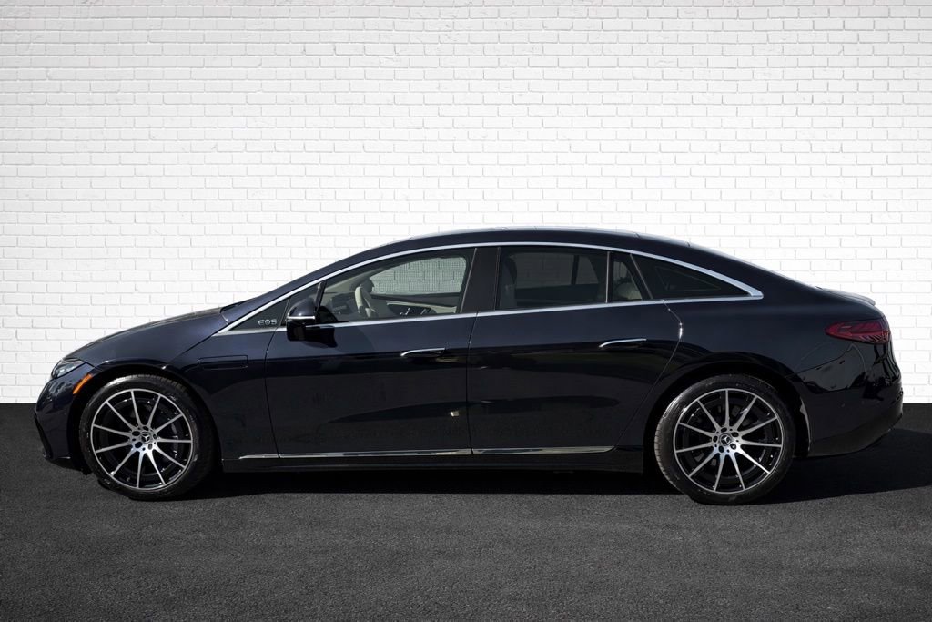 Used 2022 Mercedes-Benz EQS 450+ Sedan w/ AMG Line Exterior image 4