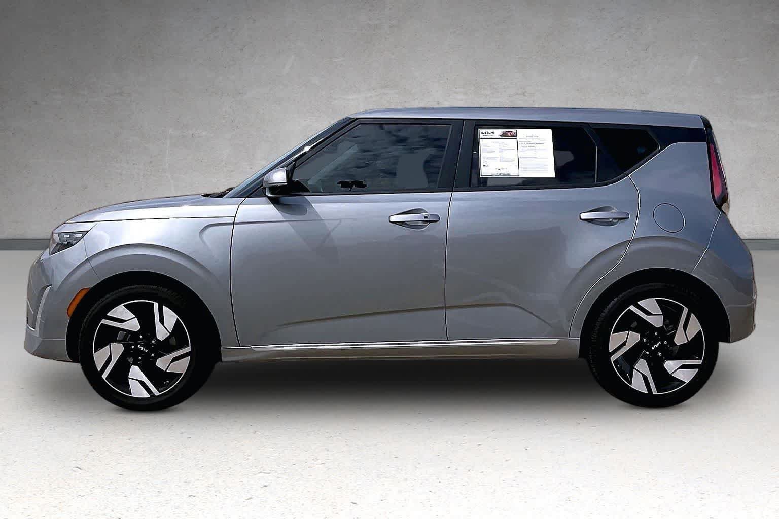 Certified 2024 Kia Soul GT-Line FWD image 3