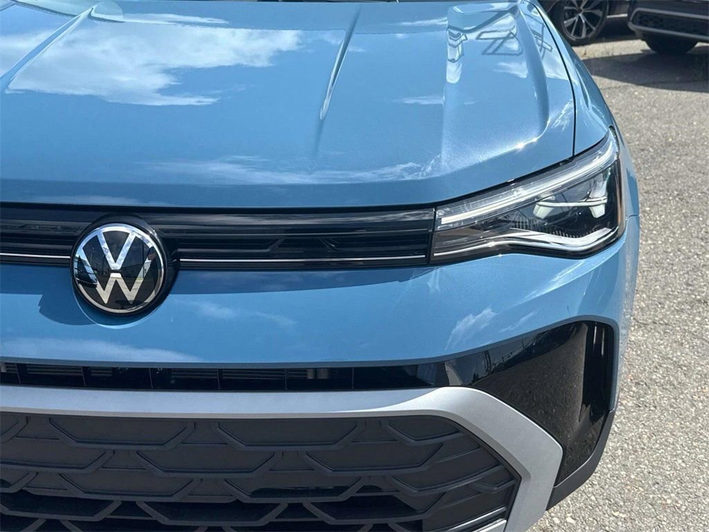New 2025 Volkswagen Taos S image 7
