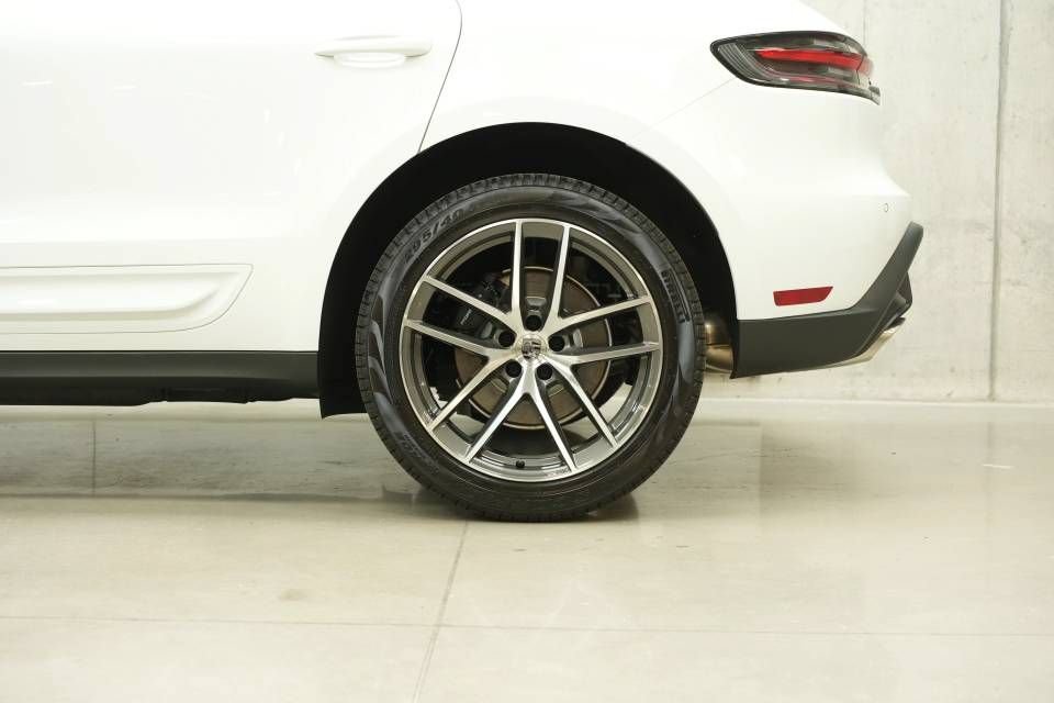 New 2026 Porsche Macan AWD/4WD image 42