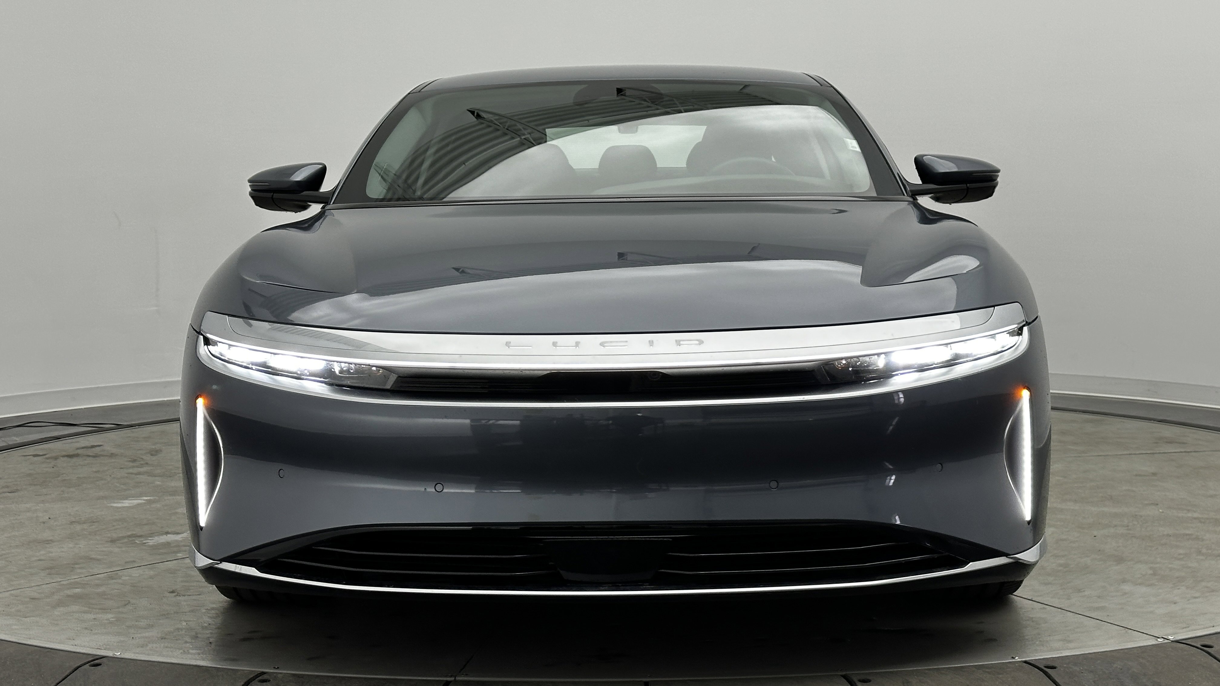 Used 2025 Lucid Air Pure image 2