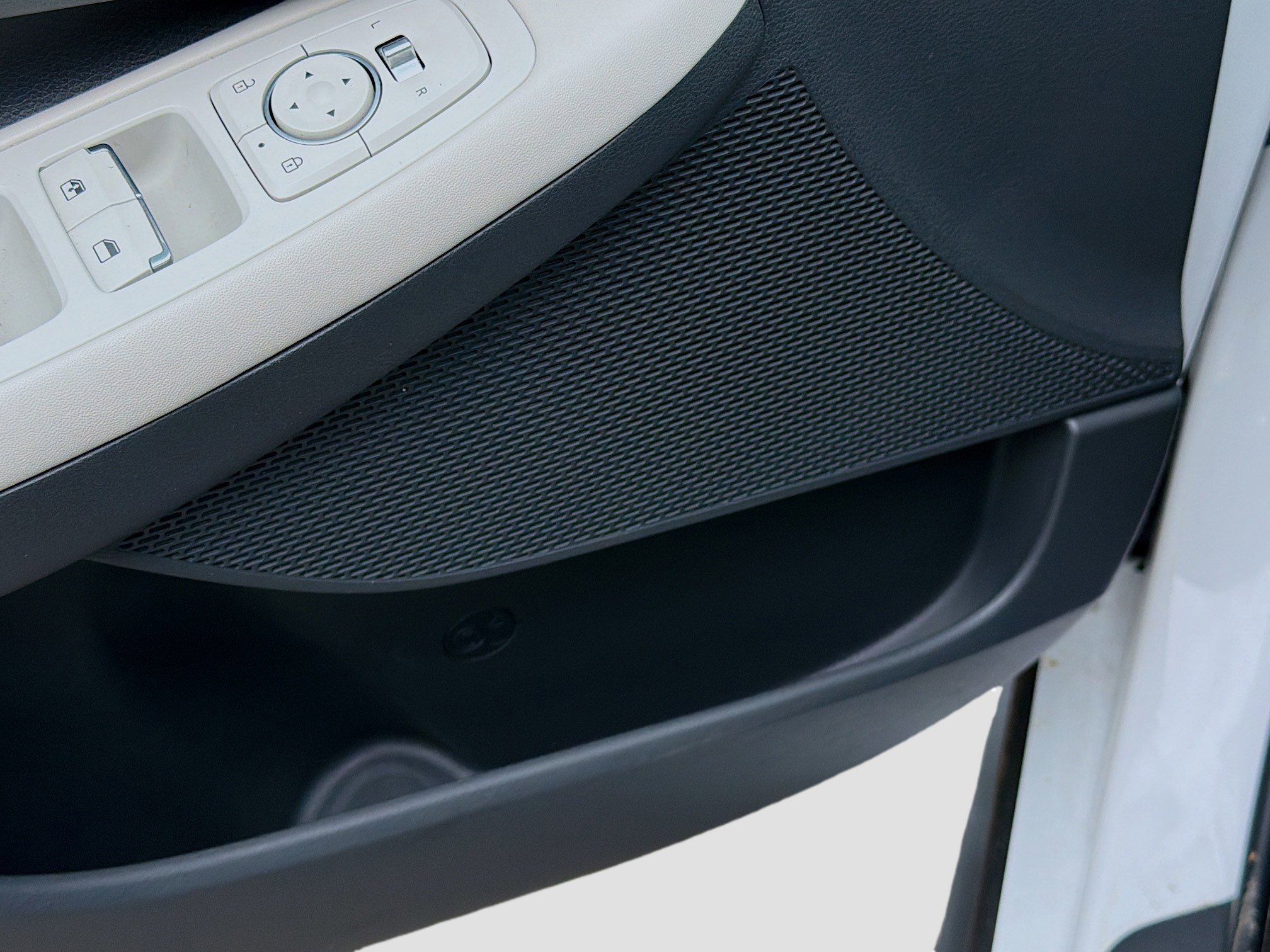 Used 2023 Hyundai Sonata SE w/ Preferred Accessory Package image 21